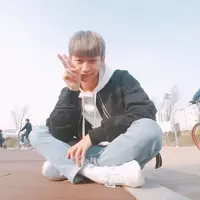 Baru-baru ini Kim Tae Dong mejadi pusat perhatian publik setelah ia mengunggah foto saat dirinya kerja di sebuah kage. "Part-time job," tulisnya sebagai keterangan foto. (Foto: instagram.com/tae____dong)