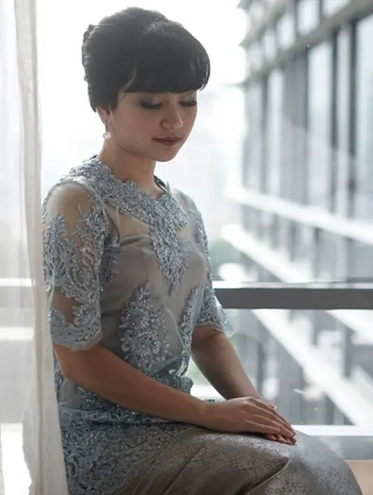 Cerita yang dibawa Manda ke depan publik berkaitan dengan kesehatannya, di mana kabarnya ia sempat mengidap penyakit kanker tiroid. Cukup mengkhawatirkan memang, namun kini Manda sudah sembuh. (Instagram/auroramanda95)