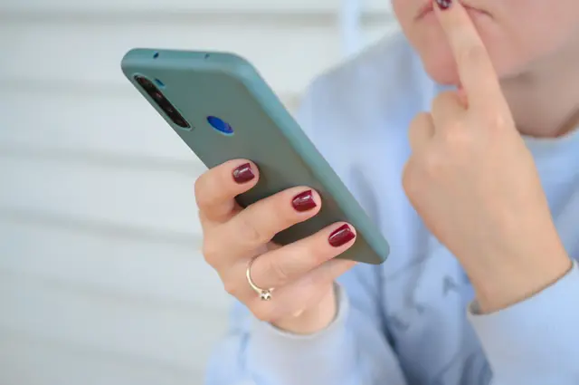 Kurangi Screen Time dengan Strategi yang Terukur