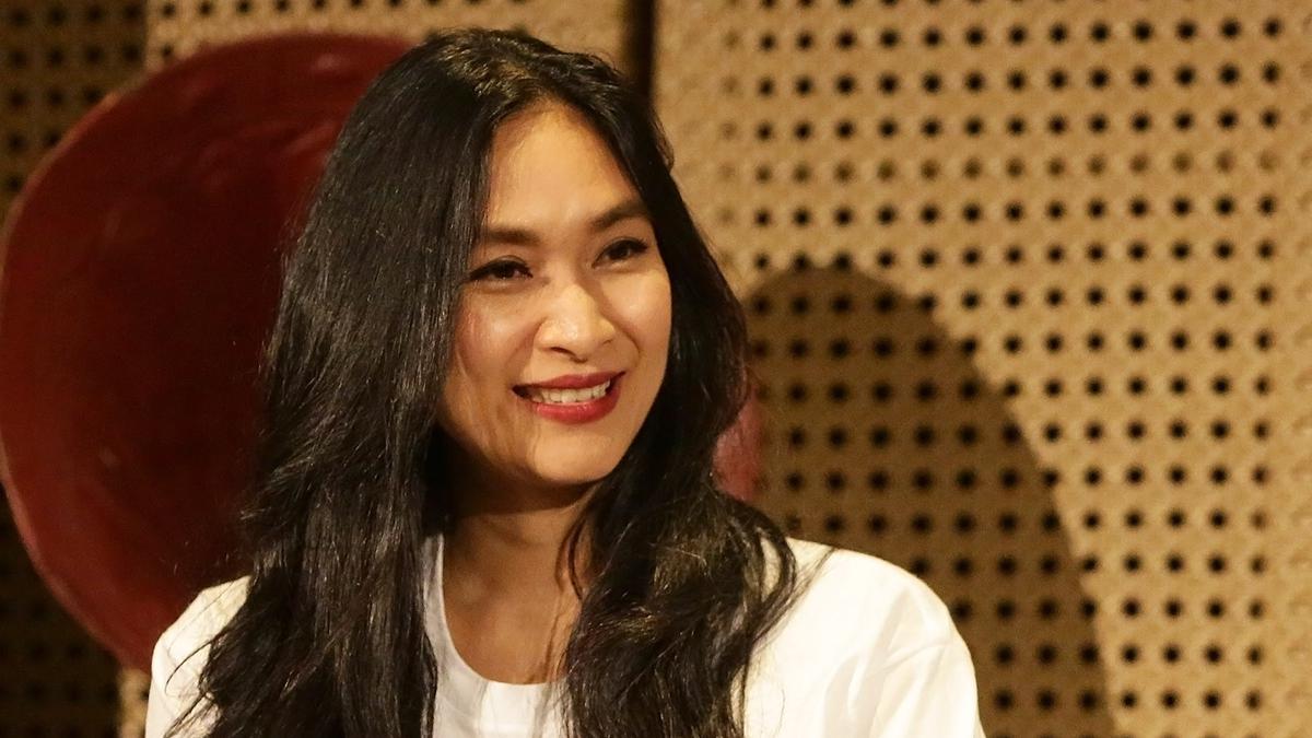 4 Alasan Happy Salma Lebih Memilih Teater Dibanding Film Entertainment 