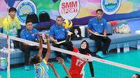 Quicker timnas voli Indonesia Wilda Siti Nurfadhilah melepaskan smes dalam Kejuaraan Antarklub Asia 2018 di Kazahstan. (Humas PP PBSI)