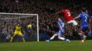 Evra lalu menjelma menjadi salah satu bek kiri terbaik di Eropa. (AFP/Adrian Dennis)