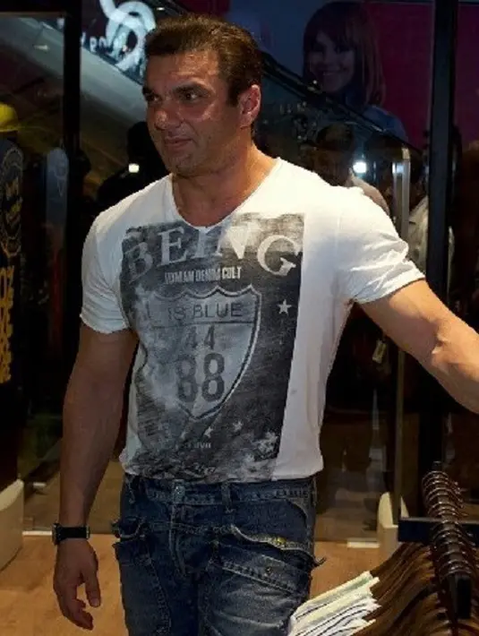 Sebelumnya diberitakan jika Salman Khan terpukul saat dijatuhi hukuman 5 tahun penjara. Bahkan ia tak menyentuh sama sekali makanannya saat berada di penjara. (Foto: instagram.com/beingsalmankhan)