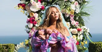 Sekitar satu bulan lalu Beyonce dan Jay Z baru saja dikaruniai anak kembar di kehidupannya. Pasca lahir, bayi tersebut tak langsung dipublikasikan wajahnya. Tentu saja hal ini membuat banyak pihak penasaran. (Instagram/Beyonce)