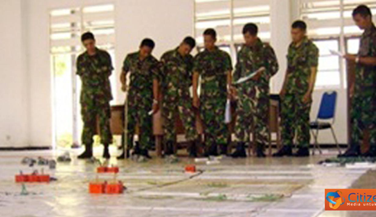 Citizen6, Gunungsari: Latihan dan praktek tersebut dibuka Wakil Komandan Komando Pendidikan Marinir Kobangdikal, Kolonel Marinir Amin Budi Cahyono. (Pengirim: Penkobangdikal)