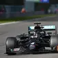 Pembalap Mercedes Lewis Hamilton mengemudikan mobilnya selama Formula 1 Grand Prix di Spa-Francorchamps, Spa, Belgia, Minggu (30/8/2020). Lewis Hamilton menempati posisi pertama disusul pembalap Mercedes Valtteri Bottas serta pembalap Red Bull Max Verstappen. (John Thys, Pool via AP)