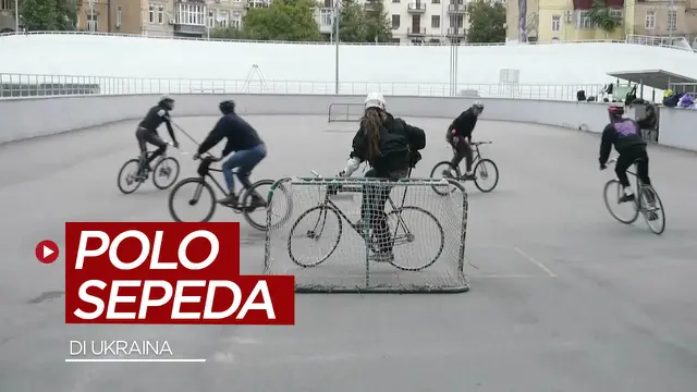 Berita video melihat serunya anak-anak muda di Ukraina yang bermain polo di atas sepeda (AP Video).