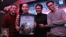  Personel Band The Rain berpose dengan album ke-6 mereka saat rilis di kawasan Bulungan, Jakarta, Rabu (14/9). Album tersebut digarap selama tiga tahun dengan semangat indie. (Liputan6.com/Herman Zakharia)