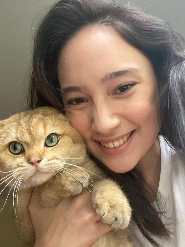 Potret Tatjana Saphira Gemas Saat Main Sama Kucing Peliharaan, Curi Perhatian