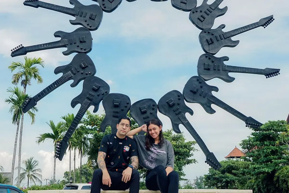 6 Potret Mesra Thalita Latief Bersama Kekasih yang Tengah Liburan di Bali