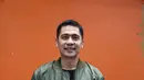 Adi Nugroho mengaku sang istri kebobolan. Kini, Donita sedang hamil anak keduanya. Kehamilan yang tak direncana itu membuat sang istri hingga menanggis lantaran anak pertamanya baru berusia dua tahun. (Nurwahyunan/Bintang.com)