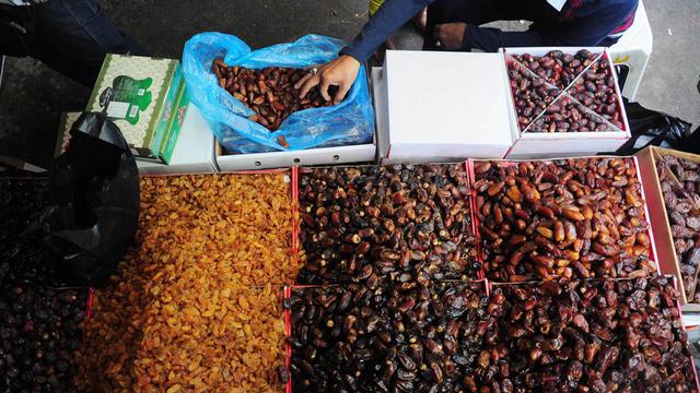 Pedagang Kurma Mulai Diburu Konsumen