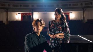 Pernah produseri lagu Chen EXO, NIve kini merilis lagu baru bersama Hanin Dhiya. (Warner Music Indonesia)