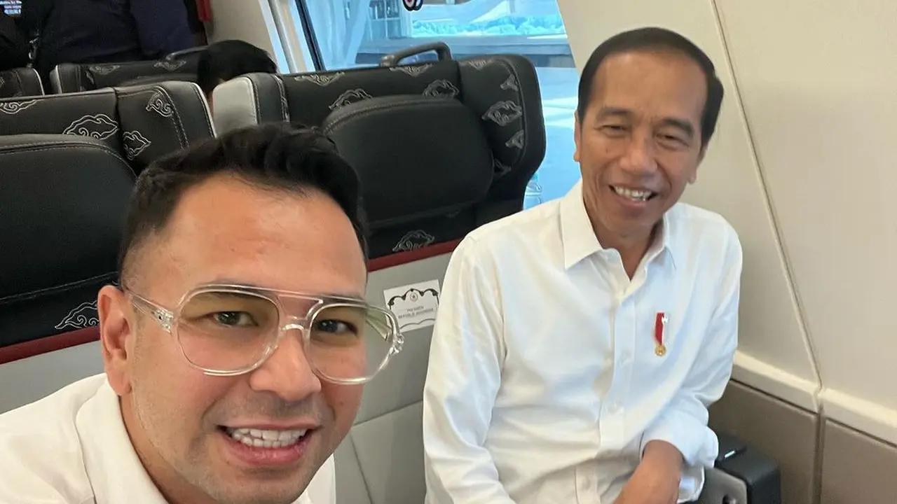 Raffi Ahmad bersama Presiden Jokowi
