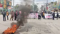 Demo Masih Digelar di Medan, Tuntutan Utamanya Bubarkan DPR dan Bentuk Dewan Rakyat