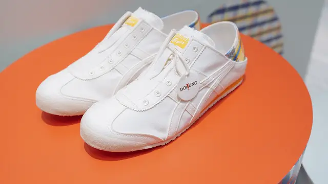 Kolaborasi Kedua Onitsuka Tiger dan DoiTung, Luncurkan Sepatu Berbahan Tenunan Limbah Plastik dengan Warna Vibrant