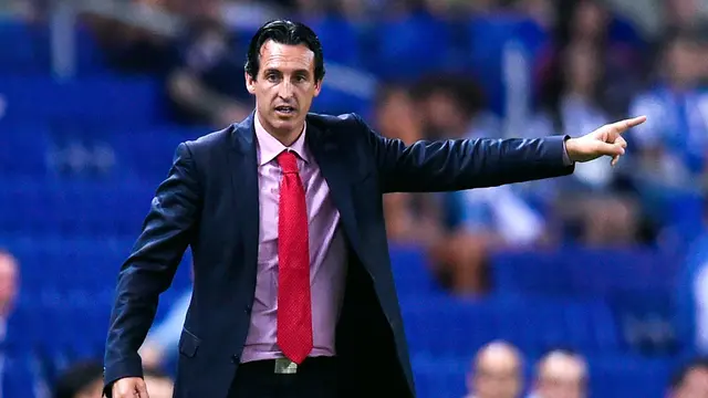 Emery Tak Berminat Latih AC Milan