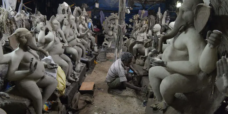 FOTO: Melihat Pembuatan Patung Dewa Ganesha di India