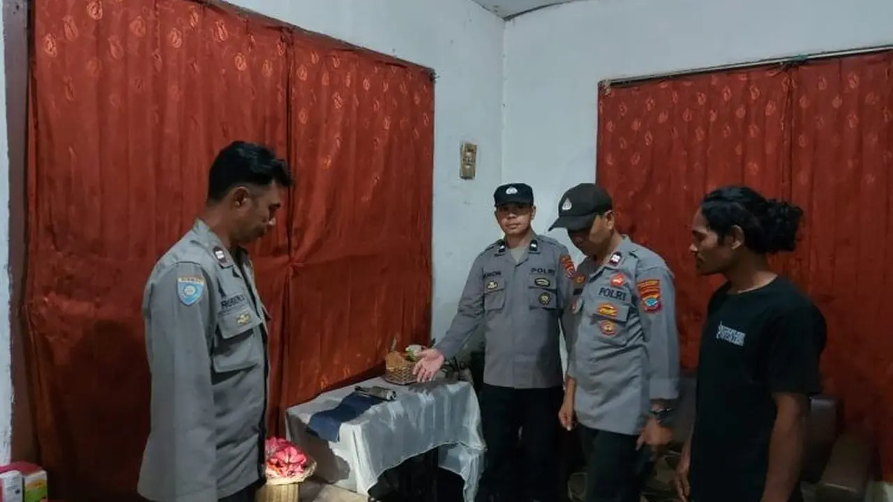 Mortir yang diduga peninggalan zaman penjajahan Jepang ini telah diamankan di Polsek Pineleng untuk pemeriksaan lebih lanjut.