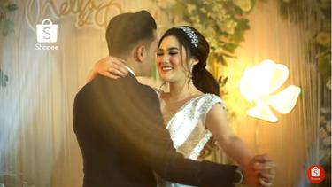 14 Potret Pernikahan Nella Kharisma Dan Dory Harsa News Entertainment Fimela Com