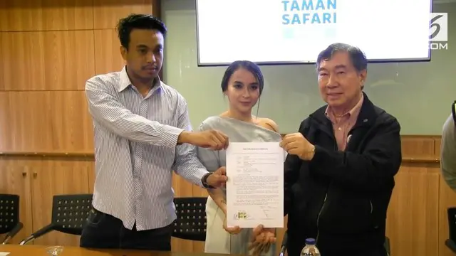 Dua orang pelaku pemberian minuman keras kepada hewan resmi menyatakan permohonan maap kepada pihak Taman Safari.