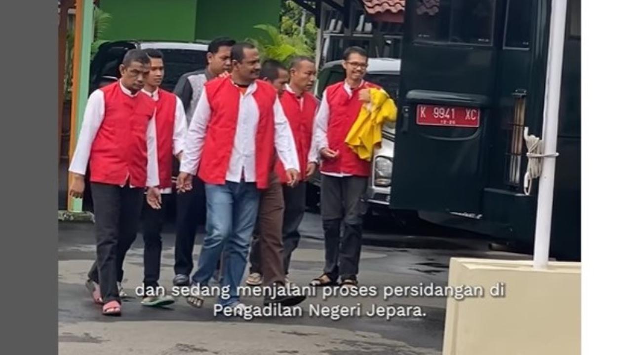 Aktivis Daniel Frits Ditahan Usai Kritik Tambang Udang di Karimunjawa, Greenpeace Desak Dibebaskan.