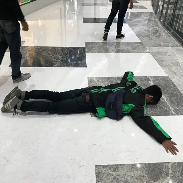 Potret Kocak Driver Ojek Online Belum Dapat Orderan Ini Bikin Tepuk Jidat