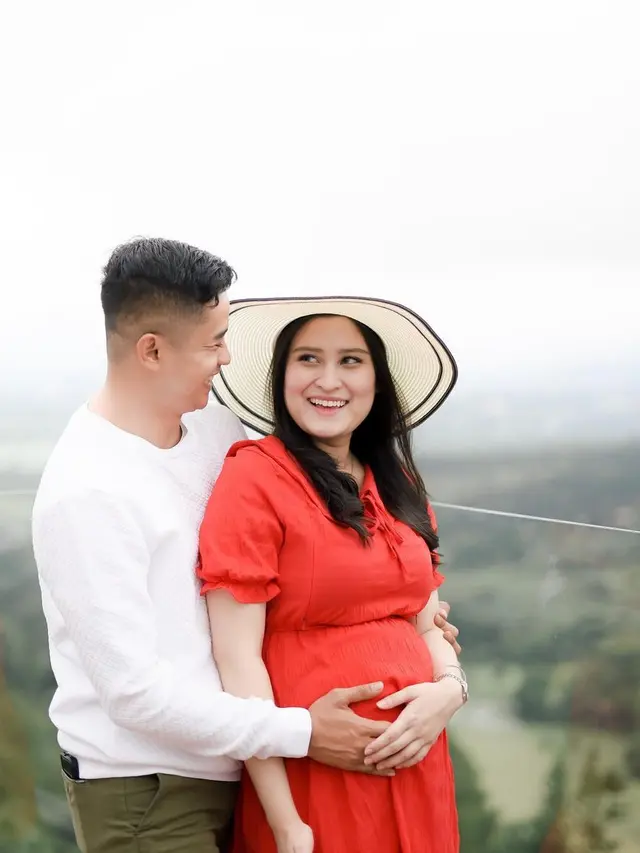 [Fimela] Adly Fairuz dan Angbeen Rishi
