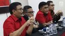 Ketua DPP PDIP, Djarot Saiful Hidayat (kiri) memberi keterangan terkait Kongres V PDI Perjuangan tahun 2019 di Jakarta, Kamis (1/8/2019). Kongres dilaksanakan di Bali pada 8 Agustus 2019 dan mengambil tema Solid Bergerak Untuk Indonesia Raya. (Liputan6.com/Helmi Fithriansyah)