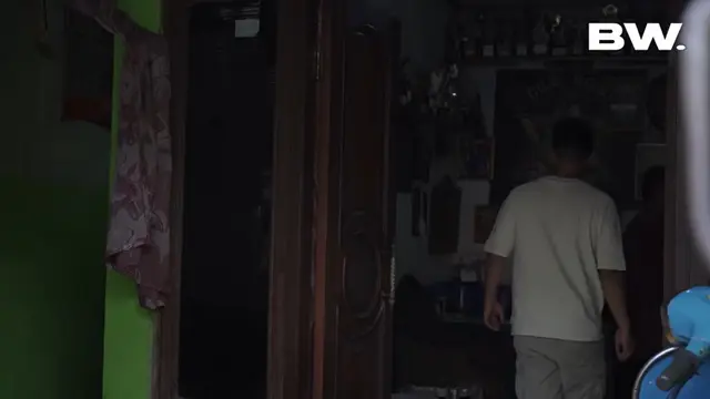 Bikin Merinding, Ini 6 Potret Boy William Kunjungi Rumah Pak Olen Si Pawang Hujan