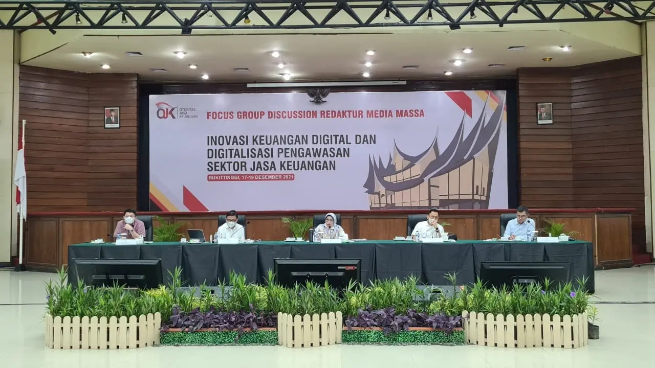 Wakil Ketua Dewan Komisioner OJK Nurhaida