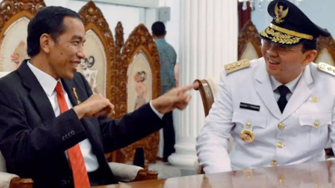 Berita Hari Ini: Jaket Jokowi, Pemeriksaan Ahok, Hillary Clinton