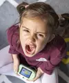 Anak menjadi tanrum karena belum sepenuhnya mampu mengontrol perasaannya sehingga mereka mudah tantrum. (Foto/dok: Freepik)