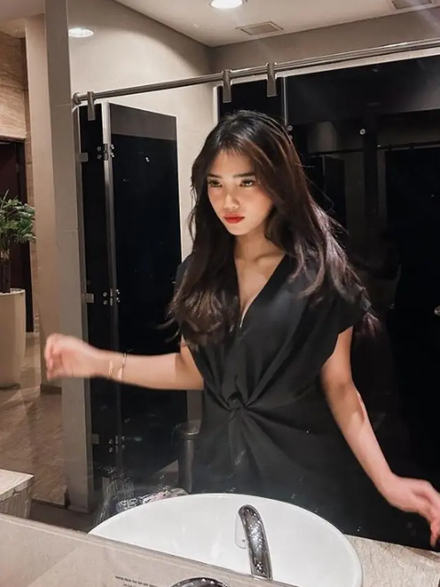 Fuji An menawan dengan dress (Instagram/fuji_an)