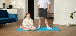 pendekatan body neutrality bisa menjadi jalan tengah yang lebih sehat. Alih-alih menekankan bahwa anak harus selalu mencintai penampilannya, konsep ini mengajak anak untuk menghargai tubuh dari apa yang bisa dilakukan, bukan sekadar bagaimana terlihat. (foto/dok: freepik)