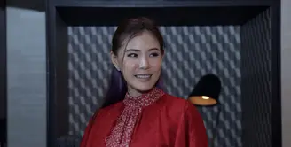 Dua tahun sudah artis peran Olga Lydia bekerja keras dalam ajang tahunan bagi para insan perfilman nasional, Festival Film Indonesia. Terlibat dalam event tahunan itu, ia mengaku siap pusing. (Galih W. Satria/Bintang.com)