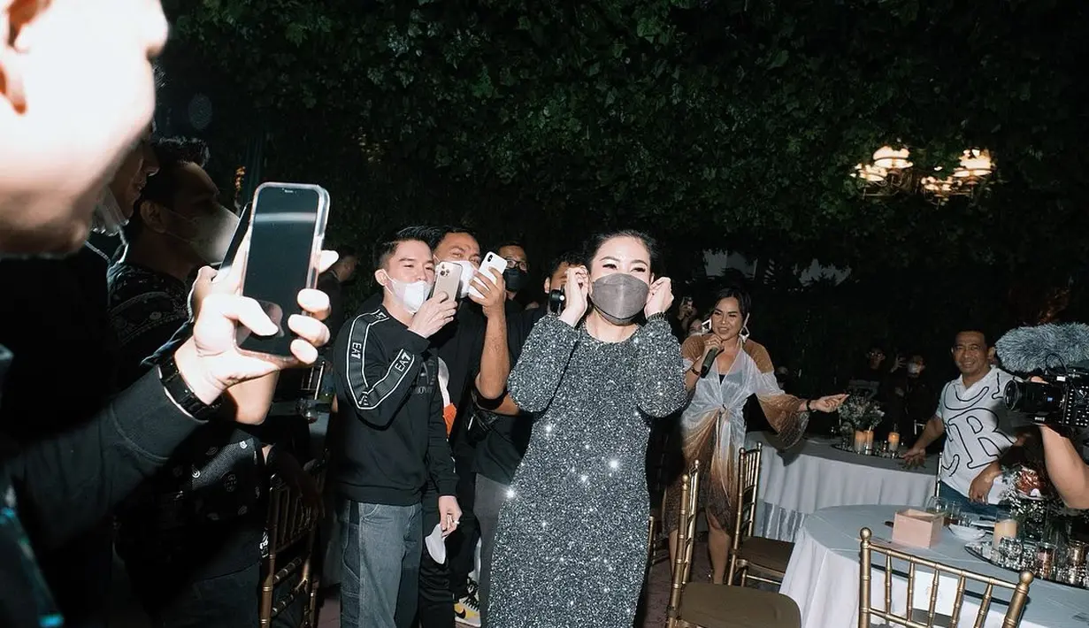 Nindy Ayunda ultah ke-33 (Instagram/nindyayunda)