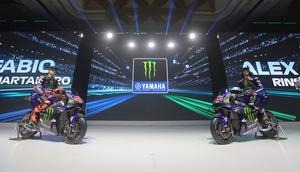 Launching Monster Energy Yamaha MotoGP di Jakarta hari Rabu (21/01/2026). Tampak duo Fabio Quartararo dan Alex Rins. (Muhammad Iqbal Ichsan/Bola.com)