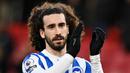 Marc Cucurella yang baru bergabung bersama Chelsea menempati posisi teratas sebagai bek kiri termahal di dunia. The Blues harus rela mengeluarkan dana besar hingga 65,3 juta euro untuk menebus sang pemain dari Brighton and Hove Albion. (AFP/Glyn Kirk)