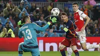 Proses terjadinya gol yang dicetak bintang Barcelona, Lionel Messi, ke gawang Arsenal pada laga leg kedua babak 16 besar Liga Champions di Stadion Camp Nou, Kamis (16/3/2016) dini hari WIB. (Action Images via Reuters/Carl Recine)