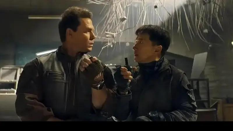Adegan film Hidden Strike dibintangi Jackie Chan dan John Cena (Foto: XYZFilms/ Flame Pictures Company/Epitome/Changchun Film Studio via IMDB)