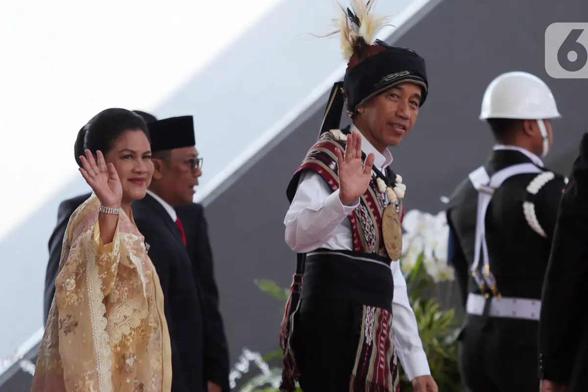 Jokowi Hadiri Sidang Tahunan Pakai Baju Adat Tanimbar Maluku