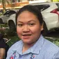 Putri Nia Daniati, Olivia Nathania usai menjalani pemeriksaan di Polda Metro Jaya terkait kasus penipuan, Selasa (1/8/2017). (Surya Hadiansyah/Liputan6.com)