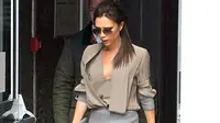 Demi Desain Baru, Victoria Beckham Rela Telanjang