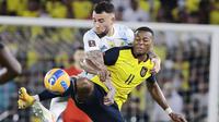 Laga ini sejatinya tidak menentukan apa-apa mengingat keduanya sudah mengantongi tiket ke Piala Dunia 2022. (Franklin Jacome/Pool via AP)