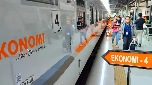 Kereta Api Jarak Jauh Kelas Ekonomi. Foto: Dok KAI