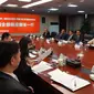Menteri BUMN Rini Soemarno bertemu dengan Chairman Aluminum Corporation of China Ltd (Chinalco), Ge Honglin di Beijing, China, Selasa, 3 April 2018.