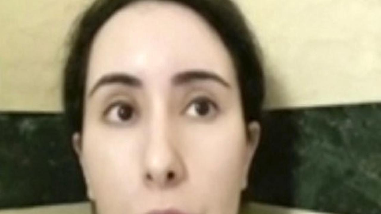 Gambar tak bertanggal yang diambil dari video di lokasi yang tidak diketahui ini menunjukkan Sheikha Latifa binti Mohammed Al Maktoum berbicara ke kamera ponsel.
