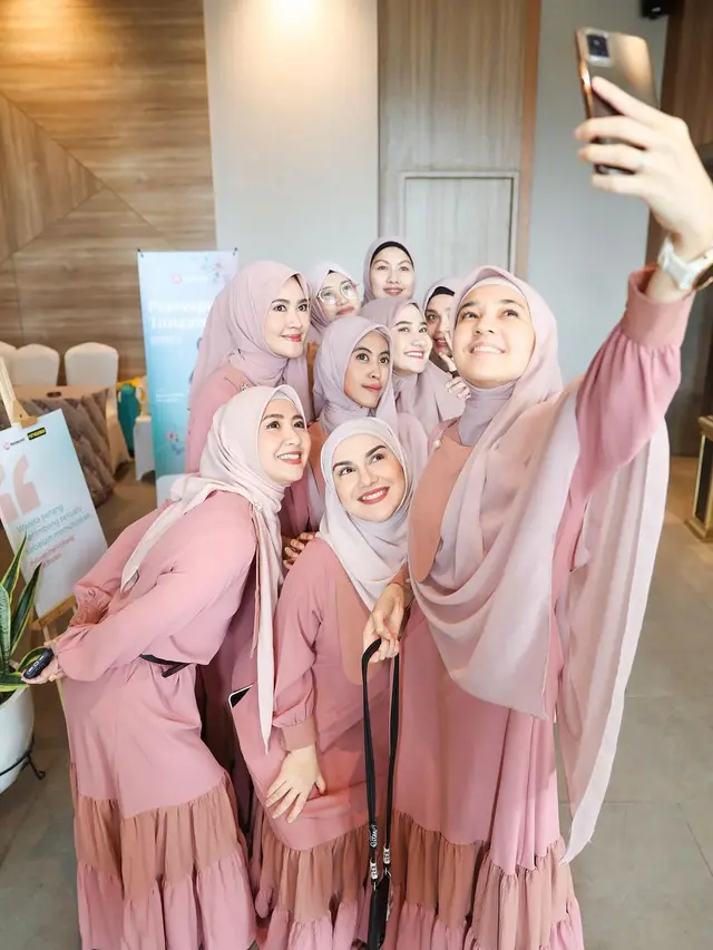 Irish Bella tampak semakin bahagia (Instagram/_irishbella_)