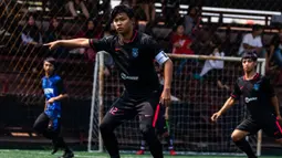 Pemain memberi instruksi saat laga final Pertamax Liga Ayo Mini Football Tangerang di Lapangan Sabnani Park, Tangerang, Minggu (25/8). PSPG berhasil menang atas Persepon melalui adu penalti. (Dokumentasi)